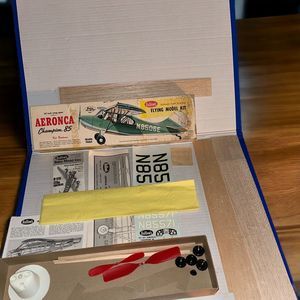 Aeronca Champion 85 Flying Model Kit Guillow's Balsa Wood Airplane 24" Wing Span